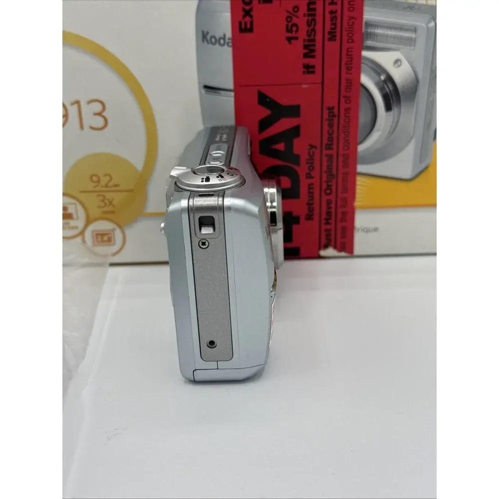 Kodak EasyShare C913 9.2MP 3X Zoom Compact Digital Camera 2008